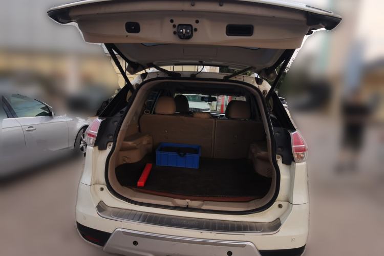 Used Nissan X-Trail 2014 2.5L CVT Ultimate Edition 4WD Trunk