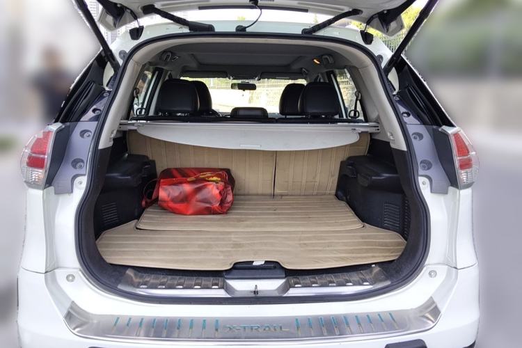 Used Nissan X-Trail 2014 2.5L CVT Luxury Edition 4WD Trunk