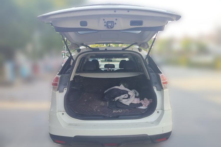 Used Nissan X-Trail 2014 2.0L CVT Comfort Edition 2WD Trunk