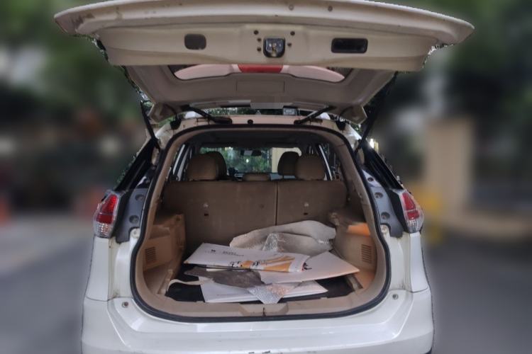 Used Nissan X-Trail 2014 2.0L CVT Comfort Edition 2WD Trunk