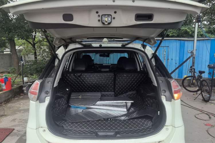 Used Nissan X-Trail 2014 2.0L CVT Comfort Edition 2WD Trunk