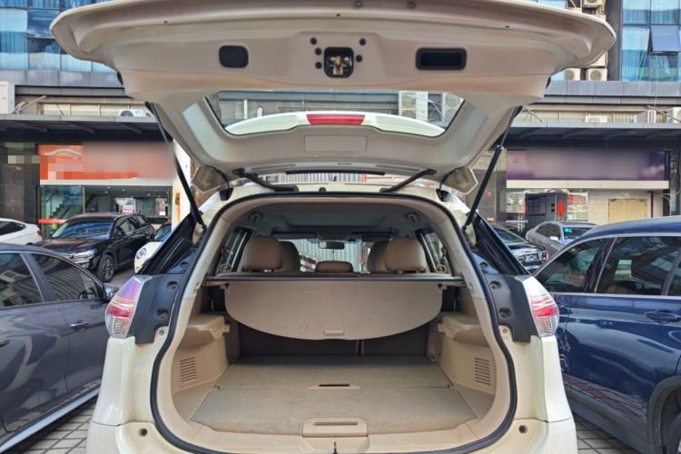 Used Nissan X-Trail 2014 2.0L CVT Comfort Edition 2WD Trunk