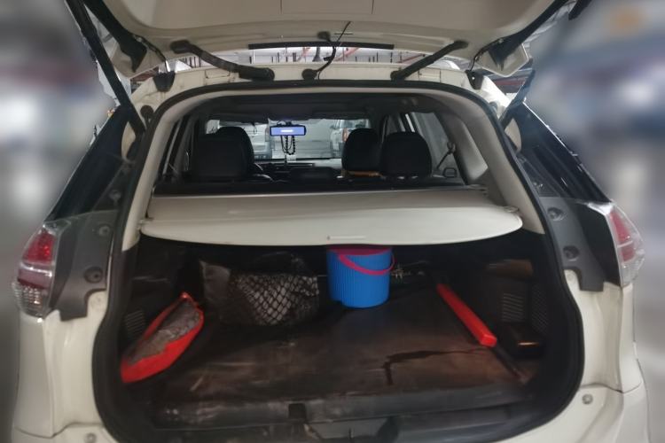 Used Nissan X-Trail 2014 2.5L CVT Luxury Edition 4WD Trunk