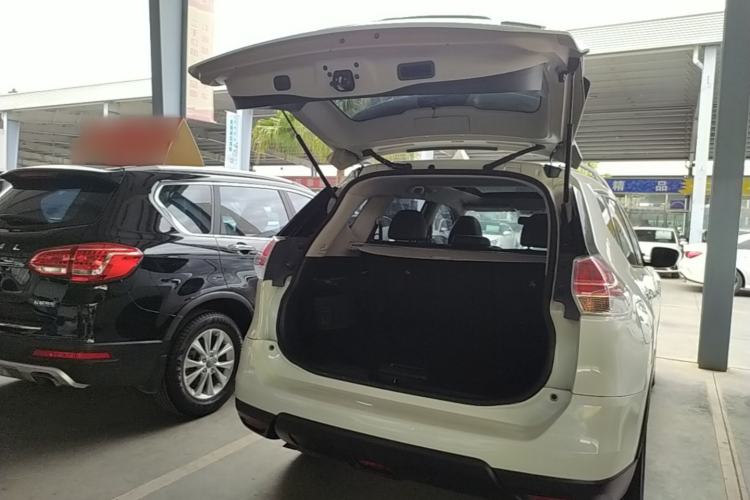 Used Nissan X-Trail 2014 2.0L CVT Comfort Edition 2WD Trunk