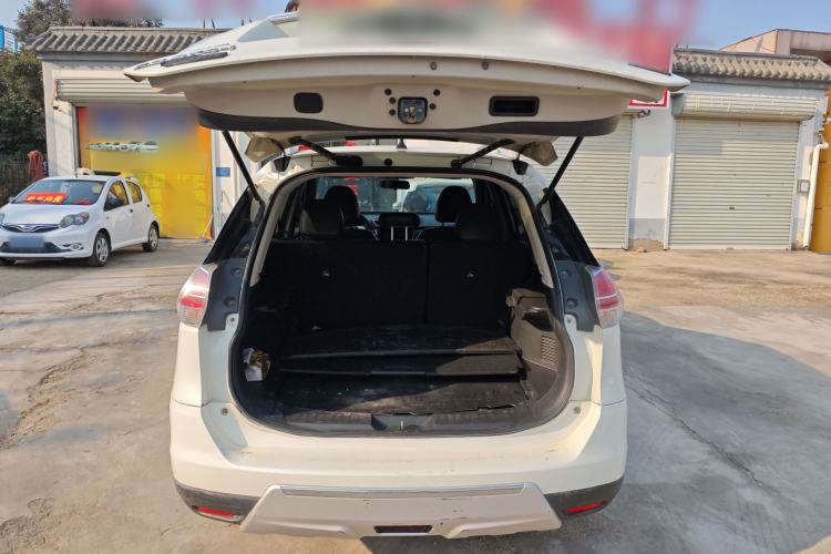 Used Nissan X-Trail 2014 2.5L CVT Leading Edition 4WD Trunk