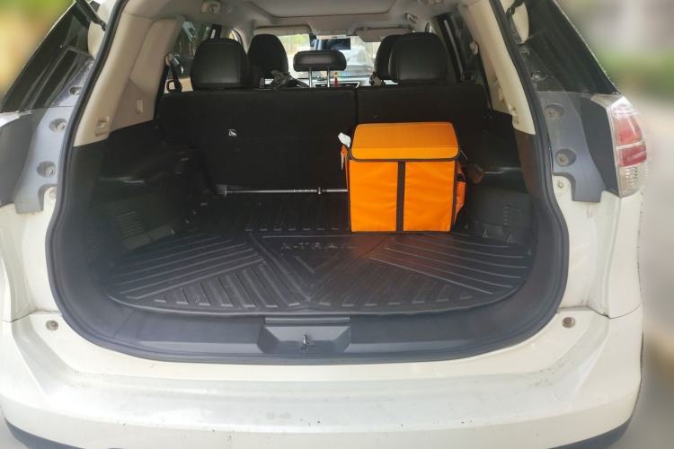 Used Nissan X-Trail 2014 2.0L CVT Comfort Edition 2WD Trunk