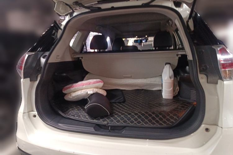 Used Nissan X-Trail 2014 2.0L CVT Comfort Edition 2WD Trunk