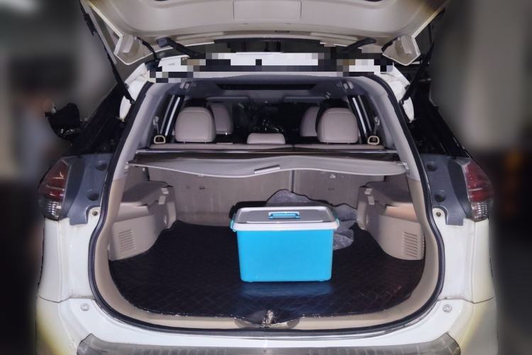 Used Nissan X-Trail 2014 2.0L CVT Comfort Edition 2WD Trunk