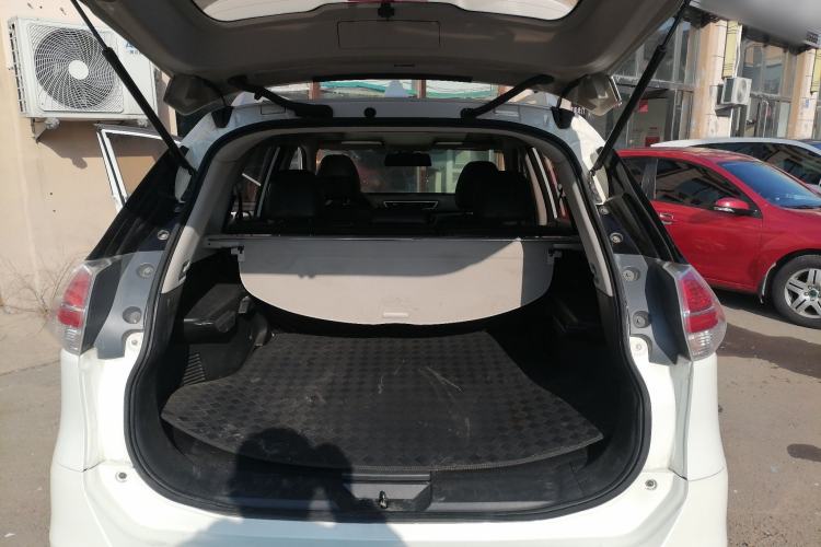 Used Nissan X-Trail 2014 2.0L CVT Comfort Edition 2WD Trunk