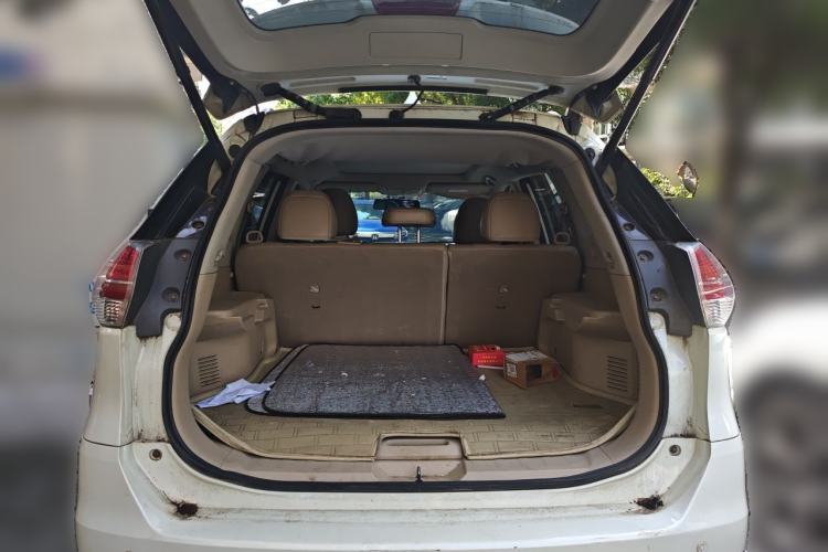 Used Nissan X-Trail 2014 2.5L CVT Luxury Edition 4WD Trunk