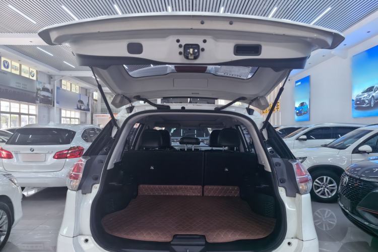Used Nissan X-Trail 2014 2.0L CVT Comfort Edition 2WD Trunk