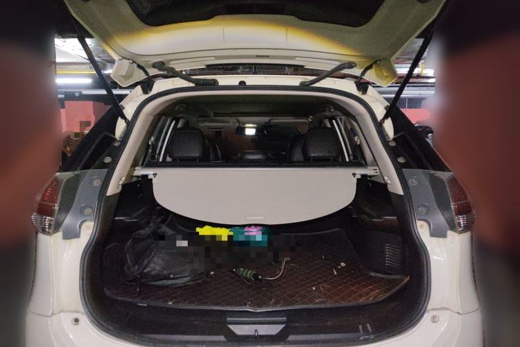 Used Nissan X-Trail 2014 2.0L CVT Comfort Edition 2WD Trunk
