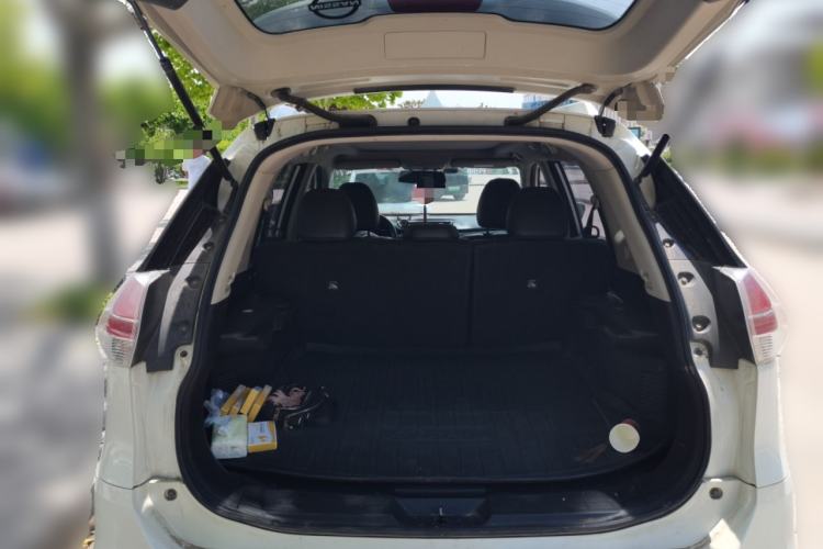 Used Nissan X-Trail 2014 2.0L CVT Comfort Edition 2WD Trunk
