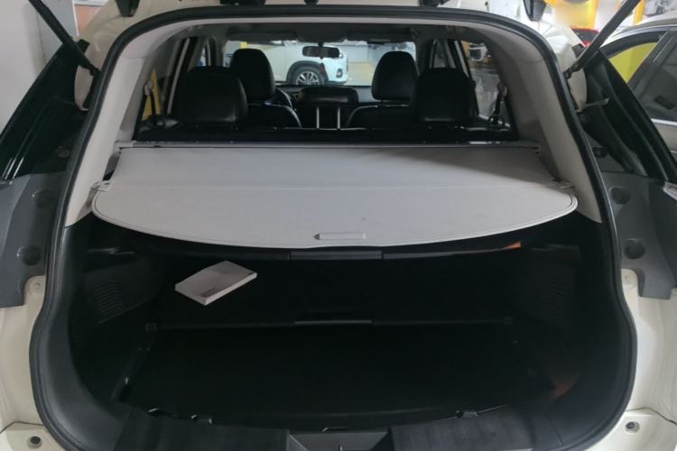 Used Nissan X-Trail 2014 2.0L CVT Comfort Edition 2WD Trunk