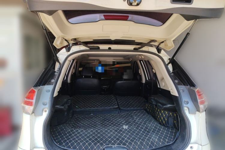 Used Nissan X-Trail 2014 2.0L CVT Comfort Edition 2WD Trunk