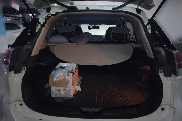 Used Nissan X-Trail 2014 2.0L CVT Comfort Edition 2WD Trunk