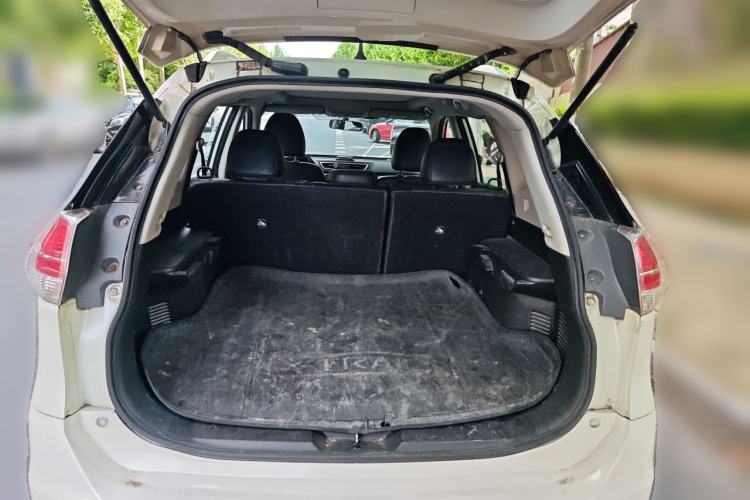 Used Nissan X-Trail 2014 2.0L CVT Smart Edition 2WD Trunk