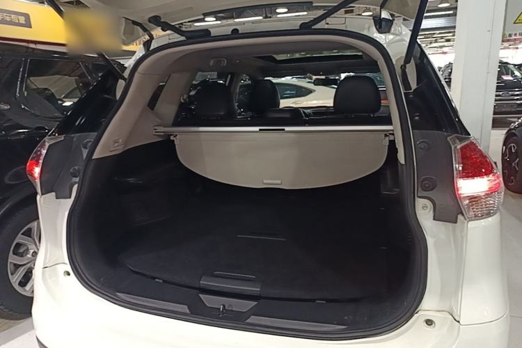Used Nissan X-Trail 2014 2.0L CVT Comfort Edition 2WD Trunk