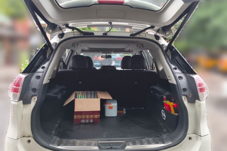 Used Nissan X-Trail 2014 2.5L CVT Ultimate Edition 4WD Trunk