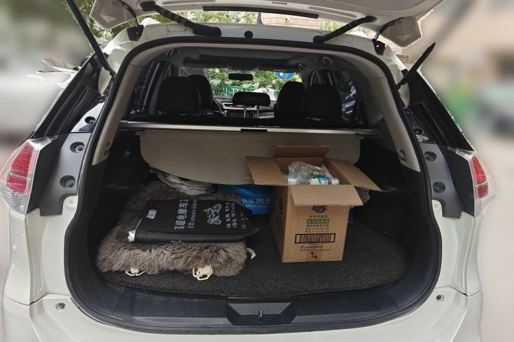 Used Nissan X-Trail 2014 2.0L CVT Comfort Edition 2WD Trunk