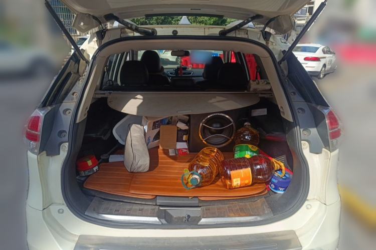 Used Nissan X-Trail 2014 2.0L CVT Comfort Edition 2WD Trunk