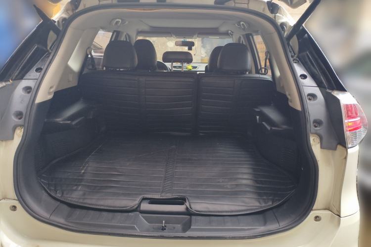 Used Nissan X-Trail 2014 2.5L CVT Luxury Edition 4WD Trunk