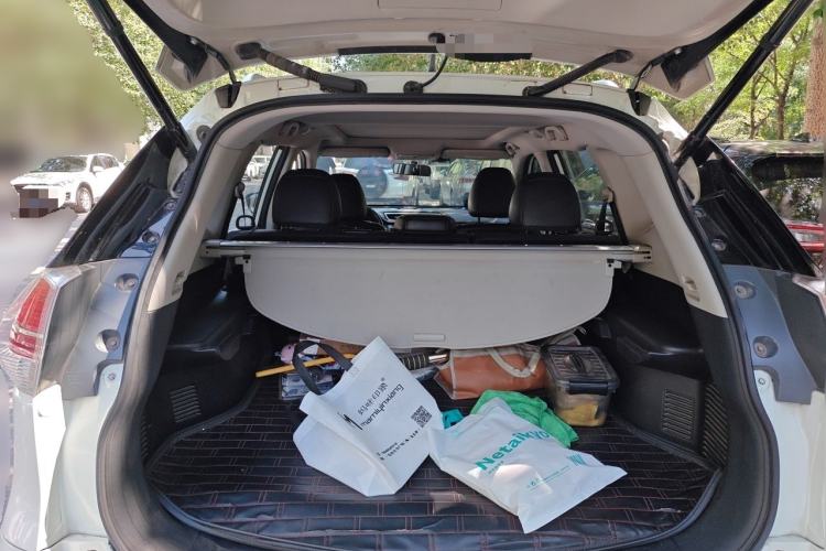 Used Nissan X-Trail 2014 2.5L CVT Luxury Edition 4WD Trunk