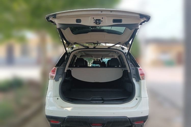 Used Nissan X-Trail 2014 2.5L CVT Luxury Edition 4WD Trunk