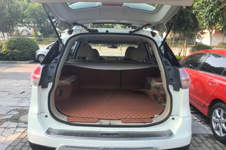 Used Nissan X-Trail 2014 2.0L CVT Comfort Edition 2WD Trunk