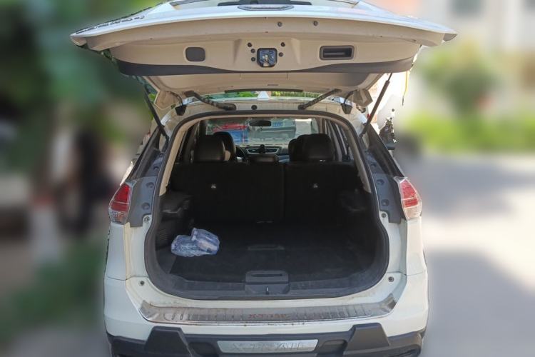 Used Nissan X-Trail 2014 2.5L CVT Luxury Edition 4WD Trunk