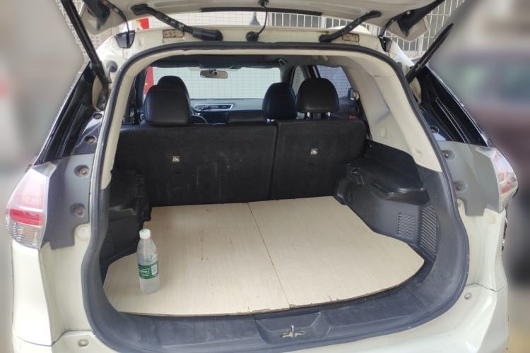 Used Nissan X-Trail 2014 2.5L CVT Luxury Edition 4WD Trunk