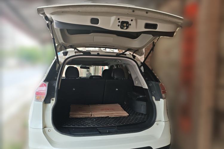 Used Nissan X-Trail 2014 2.0L CVT Comfort Edition 2WD Trunk
