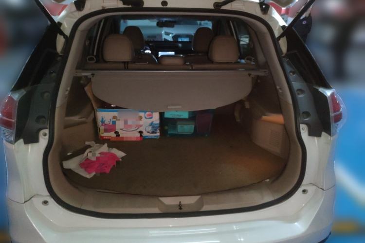 Used Nissan X-Trail 2014 2.0L CVT Comfort Edition 2WD Trunk