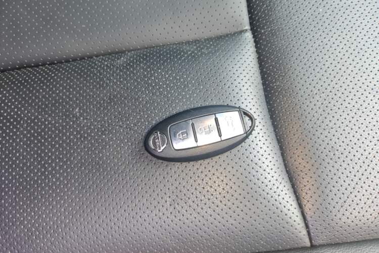 Used Nissan X-Trail 2014 2.5L CVT Luxury Edition 4WD Vehicle Key