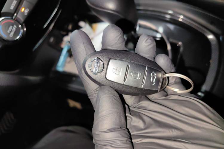 Used Nissan X-Trail 2014 2.5L CVT Luxury Edition 4WD Vehicle Key