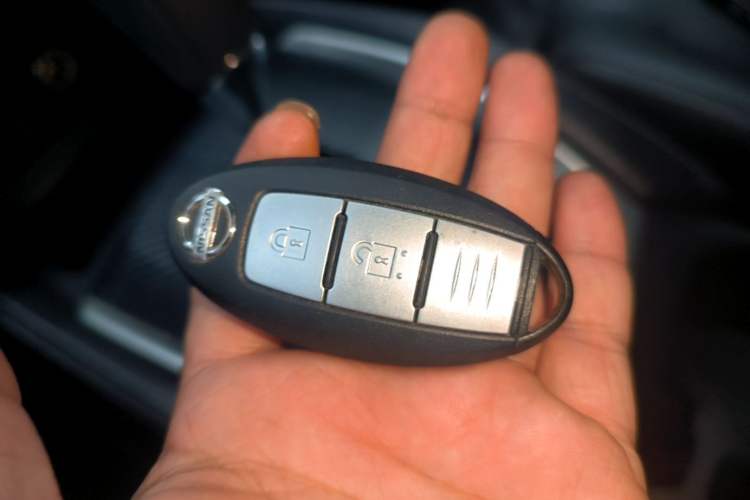Used Nissan X-Trail 2014 2.5L CVT Leading Edition 4WD Vehicle Key
