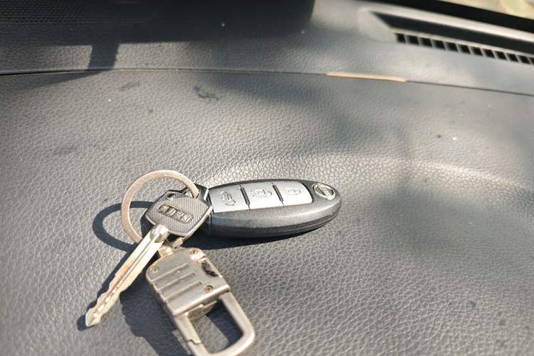 Used Nissan X-Trail 2014 2.5L CVT Luxury Edition 4WD Vehicle Key