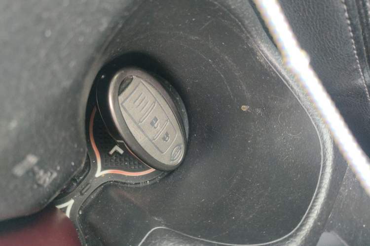 Used Nissan X-Trail 2014 2.0L CVT Comfort Edition 2WD Vehicle Key
