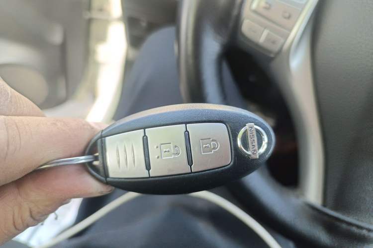 Used Nissan X-Trail 2014 2.5L CVT Leading Edition 4WD Vehicle Key