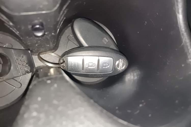 Used Nissan X-Trail 2014 2.0L CVT Comfort Edition 2WD Vehicle Key