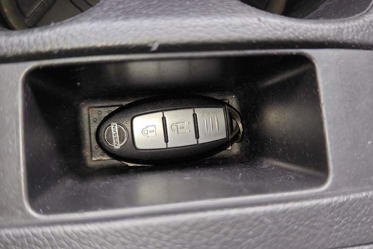 Used Nissan X-Trail 2014 2.0L CVT Comfort Edition 2WD Vehicle Key