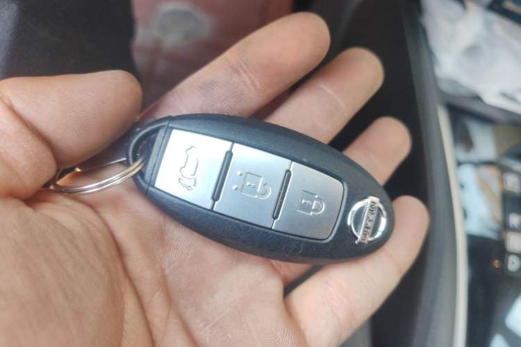 Used Nissan X-Trail 2014 2.5L CVT Luxury Edition 4WD Vehicle Key