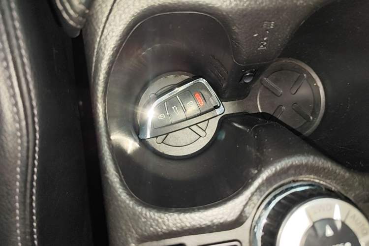 Used Nissan X-Trail 2014 2.5L CVT Luxury Edition 4WD Vehicle Key