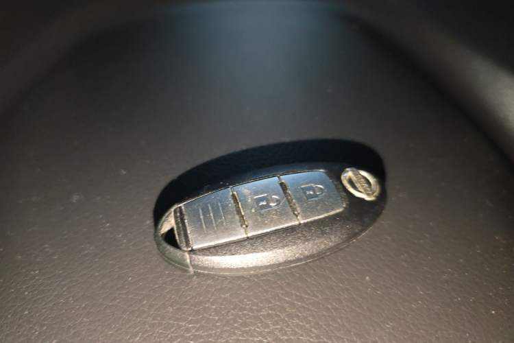 Used Nissan X-Trail 2014 2.0L CVT Comfort Edition 2WD Vehicle Key