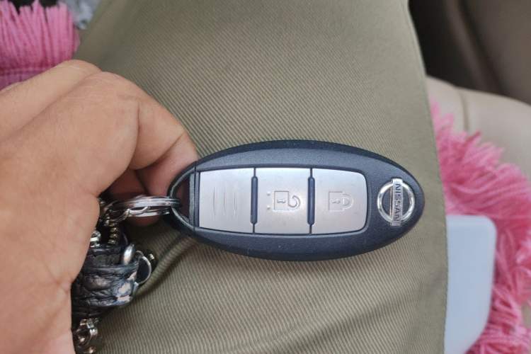 Used Nissan X-Trail 2014 2.0L CVT Comfort Edition 2WD Vehicle Key