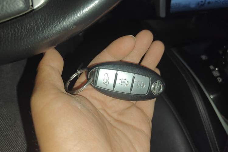 Used Nissan X-Trail 2014 2.5L CVT Luxury Edition 4WD Vehicle Key