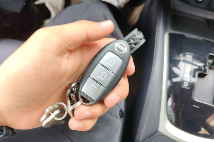 Used Nissan X-Trail 2014 2.0L CVT Comfort Edition 2WD Vehicle Key