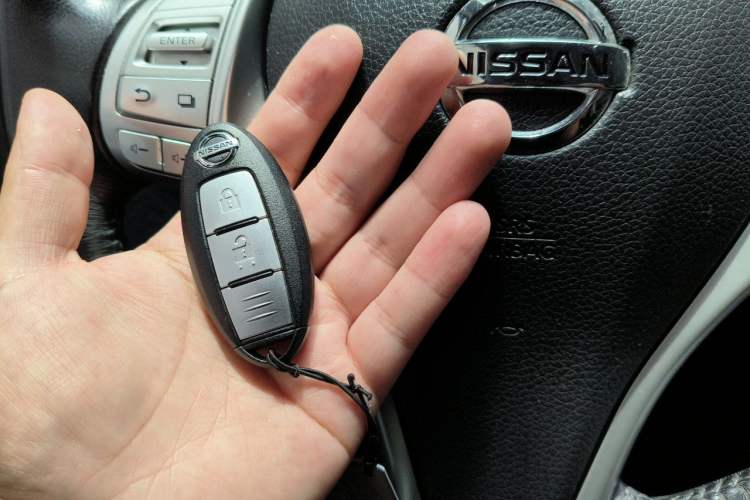 Used Nissan X-Trail 2014 2.5L CVT Leading Edition 4WD Vehicle Key