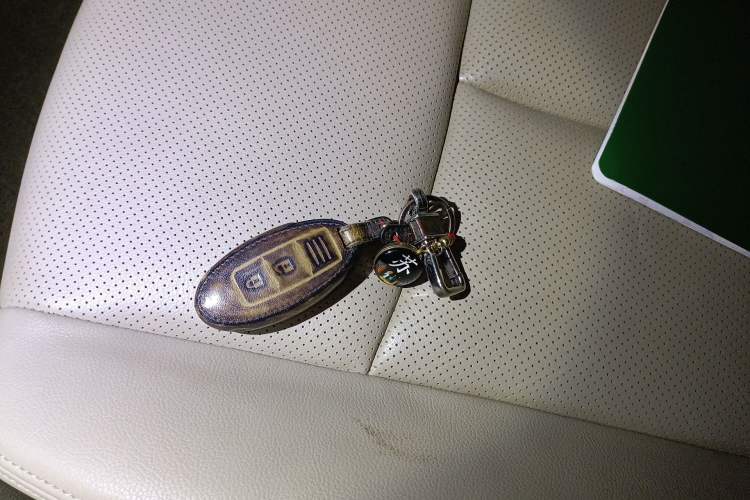 Used Nissan X-Trail 2014 2.0L CVT Comfort Edition 2WD Vehicle Key