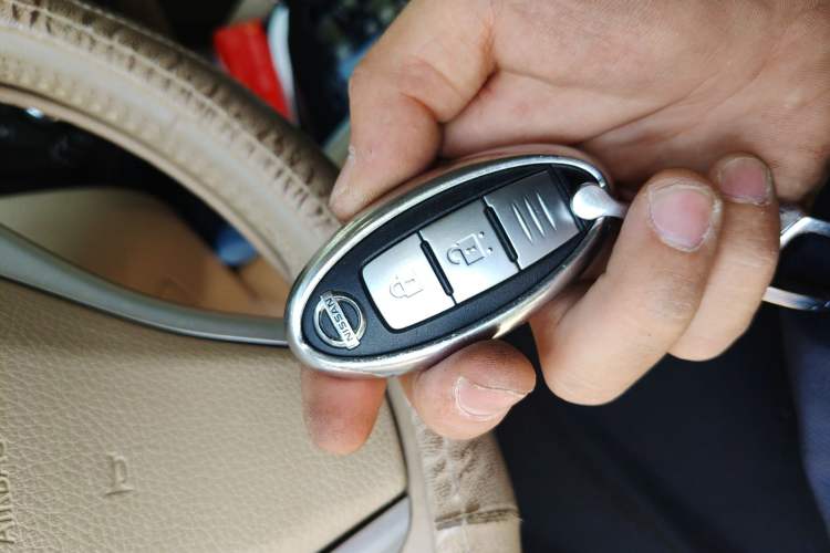 Used Nissan X-Trail 2014 2.0L CVT Comfort Edition 2WD Vehicle Key